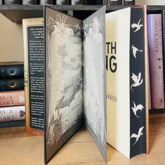 FOURTH WING - First Edition by Rebecca Yarros - Picture 7 of 10